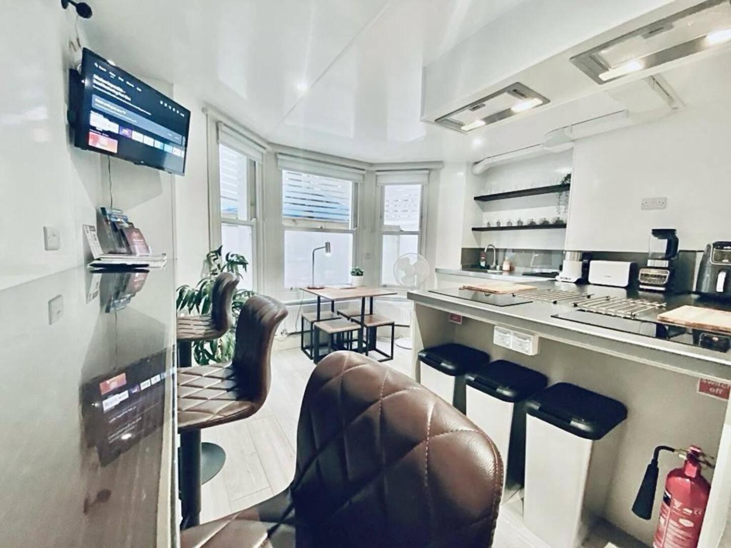 Apt 09 Stylish Studio Steps From Sea & Promenade Brighton Bagian luar foto