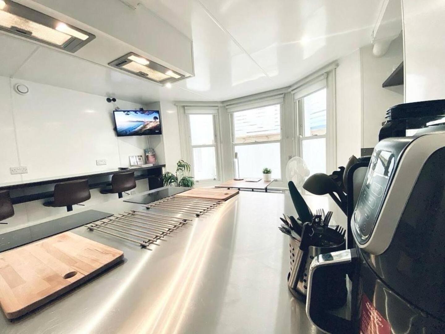 Apt 09 Stylish Studio Steps From Sea & Promenade Brighton Bagian luar foto