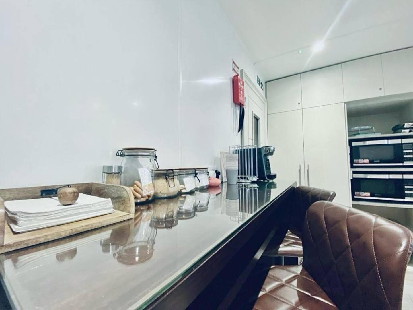Apt 09 Stylish Studio Steps From Sea & Promenade Brighton Bagian luar foto